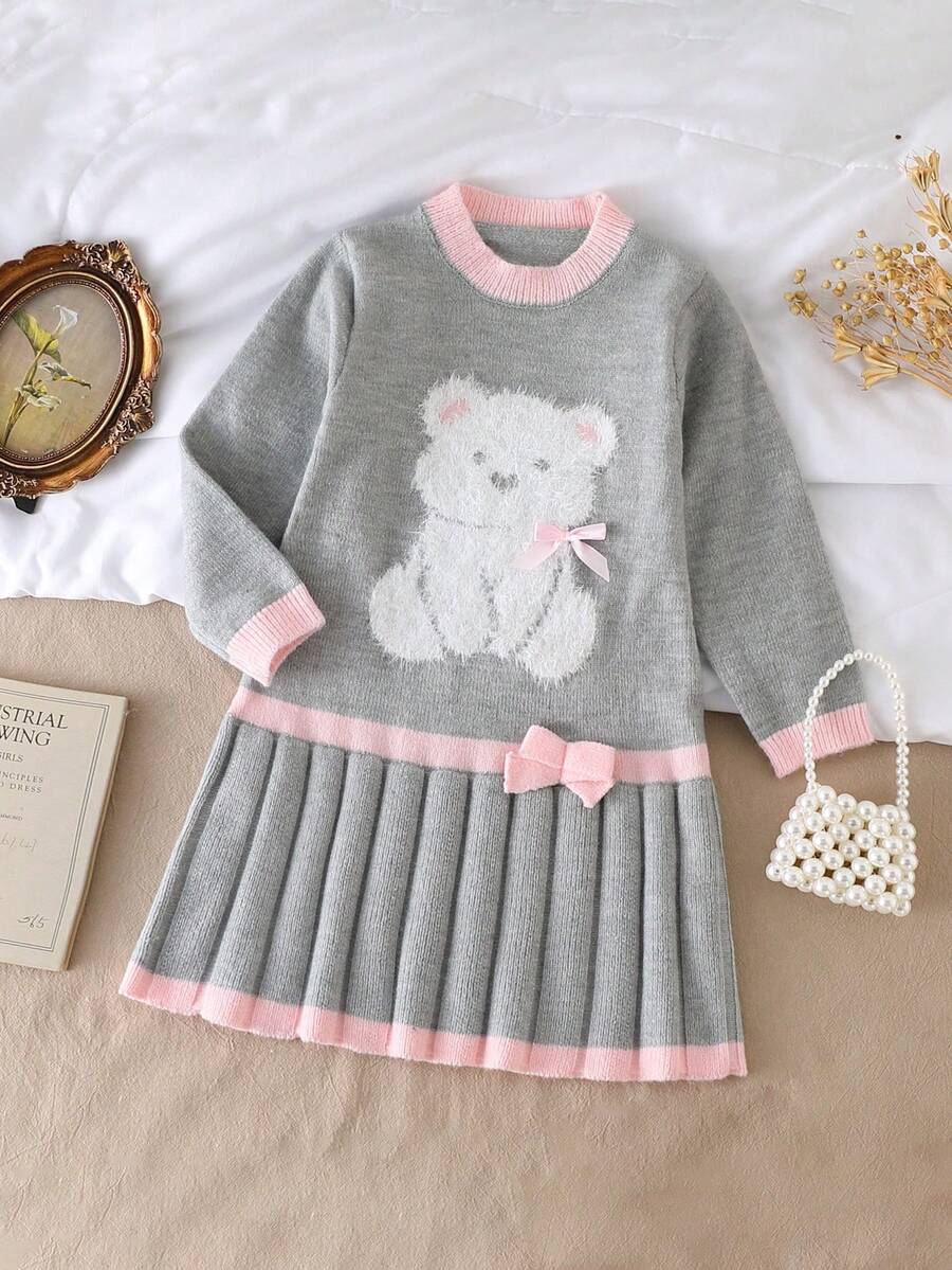 SHEIN Playful Pals 小女孩可爱小熊提花针织圆领A字连衣裙,饰有手工蝴蝶结,褶裥下摆,适合户外旅行和居家穿着。 - 灰色 - 查看 1