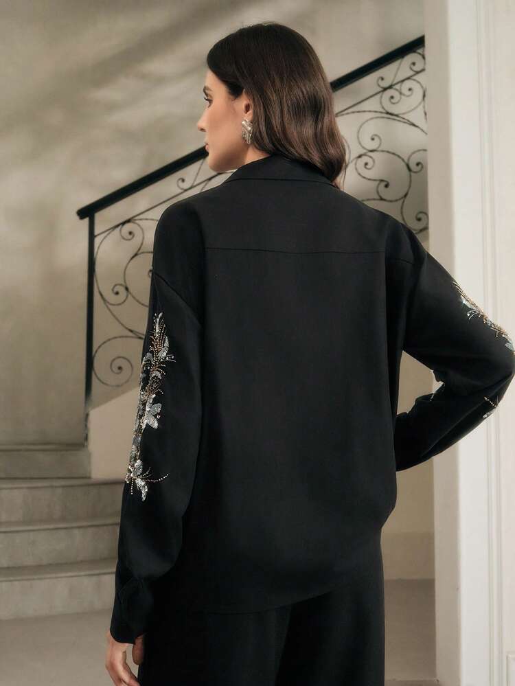 Damen elegante Weihnachts- & Halloween Vintage Chic schwarze Kragen Langarm Bluse, luxuriöse silberne Pailletten Blumenstickerei Dekor, locker vielseitiges Top, geeignet für Frühling, Sommer, Herbst, Festivals, Feiertage, Urlaub, elegant, Business Lässig