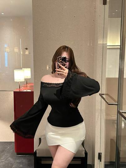 Flirla Vibekara 大码女式喇叭袖T恤，蕾丝拼接休闲时尚露肩套头衫，适合女性秋冬季日常穿着，也适合情人节、生日派对、音乐节、返校季等场合。