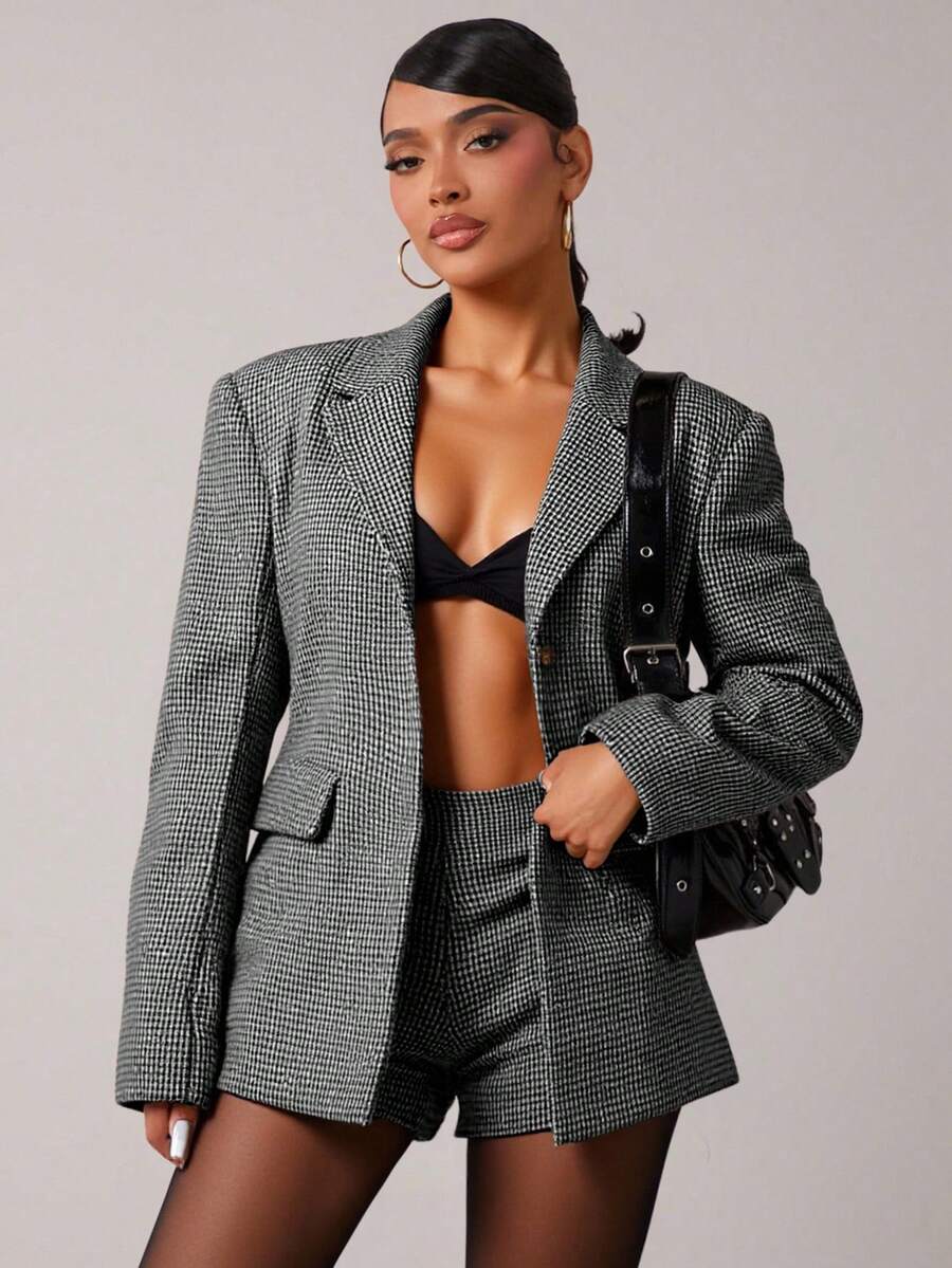 Radiana 女士复古时尚通勤棕色格纹羊毛套装，包含修身西装外套和低腰短裤（带垫肩），秋冬两件套 - 黑與白 - 查看 1
