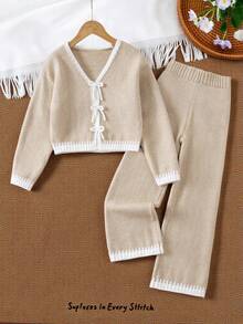 SHEIN Sparklyn 女童时尚简约3D蝴蝶结针织开衫阔腿裤套装，女童手工蝴蝶结针织长袖毛衣，女童毛衣套装，蝴蝶结毛衣，蝴蝶结毛衣，女童蝴蝶结毛衣 - 杏色 - 查看 1