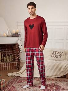 CoupledUp 男士格子爱心印花长袖上衣和裤子家居服套装，冬季服装 - 紅色 - 查看 4