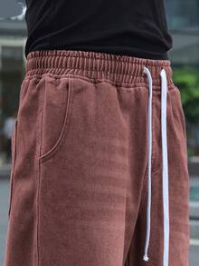 Manfinity Homme Jeans de mezclilla rectos, sueltos y casuales con cintura elástica y cordón para hombres - Color caoba - Ver 3