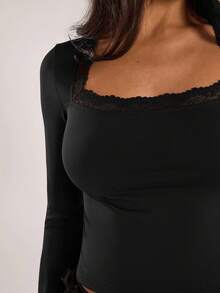 SHEIN BAE Camiseta básica casual de mujer con adorno de encaje en unicolor - Negro - Ver 3
