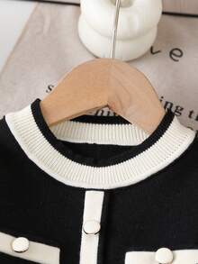 SHEIN 女婴撞色圆领长袖时尚针织毛衣连衣裙，翻领女婴连衣裙，黑色连衣裙，黑白幼儿连衣裙，女婴黑色优雅连衣裙，0-3个月黑色连衣裙，白色翻领幼儿连衣裙，2-3岁女童黑色套装，幼儿女童黑色服装，女婴校服，幼儿女童长袖连衣裙，女婴服装，幼儿女童灰色服装，女婴春秋季服装，女婴冬季连衣裙，女婴长袖连衣裙，女婴秋季服装，女婴黑色连衣裙 - 黑色 - 查看 8