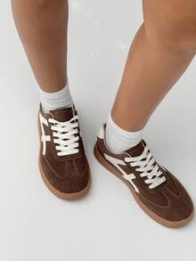 Aloruh 女士休闲百搭条纹运动鞋，女士时尚吸睛舒适橡胶软底运动鞋，女士透气轻便拼接运动鞋 - 棕色 - 查看 7