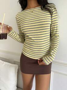 CovetEZ 休闲简约性感露肩奶油黄条纹长袖T恤，适合秋冬季节穿着，秋冬服装搭配，奶油黄条纹让您看起来更白皙 - 黃色 - 查看 3