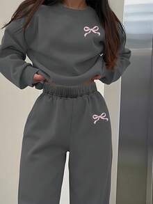 SHEIN Leap Crew 2 件套青少年女孩休闲简约粉色蝴蝶结图案圆领厚长袖运动衫和运动裤套装，适合秋冬季 - 深灰色 - 查看 3