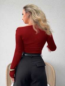 Jeta Ari Body de una sola manga larga y sofisticado moderno con decoración de metal retorcido para mujeres