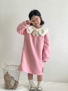 SHEIN 1 pieza Vestido de invierno elegante y versátil para niñas bebé, de manga larga, con cuello de lazo en contraste, de tela de lana rosa, corte holgado, minimalista y lindo, para otoño/invierno 2025 - Rosa - Ver 4