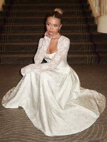 Glamine Charm Glamine Glamine 优雅蕾丝拼接 3D 立体花卉方领长袖 A 字连衣裙，白色宴会礼服，白色撞色蕾丝连衣裙，彩排晚宴礼服，薄纱花朵，甜美风格 - 白色 - 查看 1