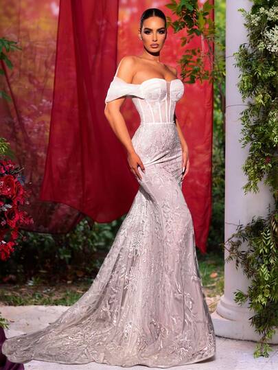 Glamrae Elegancka, biała, romantyczna, luksusowa, haftowana koronka z koralikami z przodu, przezroczysta siateczka, głęboki dekolt w serek, styl syreny, bardzo długi tren (odpinane siateczkowe rękawy), regulowany krawat, odpowiednia do kościoła, na trawnik, na plażę, na wesele