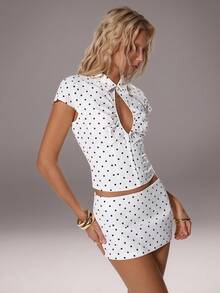 TRNVIE Bộ 2 áo sơ mi cài nút cổ khoét hở gợi cảm dùng khi đi làm/đi chơi & chân váy chữ A ngắn, đen trắng, thu/đông - Đen và trắng - Xem 1