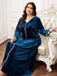 Al Najma 大码女式 V 领贴花装饰袖口优雅阿拉伯风格连衣裙 - 藏蓝色 - 查看 3