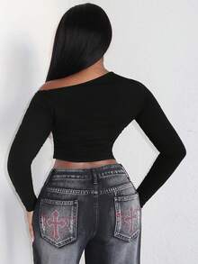 Alexandranx 女式秋季 Y2K 简约基本款日常休闲保暖羊毛弹力黑色紧身胸衣不对称领口露肩短款 T 恤 - 黑色 - 查看 2