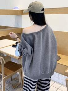 DAZY Sweat-shirt en polaire pour femmes, automne/hiver, épaule oblique dénudée, imprimé chiot décontracté, décoration de perles, lacets bicolores, style ado - Gris foncé - Voir 5