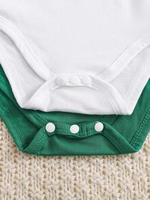 SHEIN Playful Pals Set de 2 bodys de manga corta con estampado de Papá Noel y árbol de Navidad, apropiado para verano, Navidad y fiestas, para bebé niño