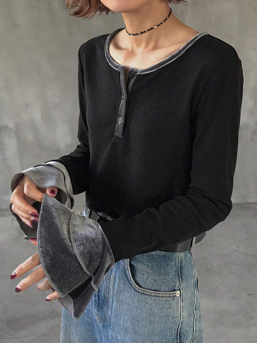 FRIFUL Femmes Contraste Couleur Poignet Cloche Manches Design Col Rond Bouton Lâche Décontracté Polyvalent T-Shirt, Automne/Hiver Manches Longues Femmes - Noir - Voir 1