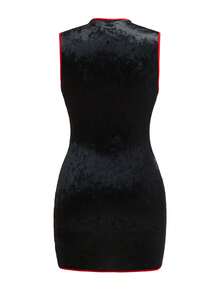 Y2Kool Vecteezy 女士黑色Y2K风格新款中式旗袍连衣裙，性感修身，饰有金鱼和水波纹印花，天鹅绒面料，系带设计，迷你裙长，辣妹风印花连衣裙，锦鲤连衣裙，鱼纹印花连衣裙，派对连衣裙，亚洲风连衣裙，亚洲风服饰，中式连衣裙，女士旗袍连衣裙，春季服装，女士生日服装，女士嘉年华服装 - 黑色 - 查看 5