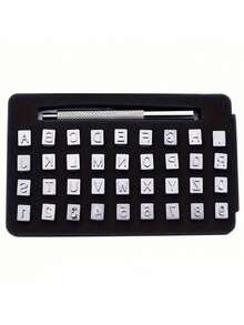 1 套优质皮革印章套件 - 用于 DIY 皮革工艺、雕刻、马鞍制作、皮套、包袋和表面制作的印章工具，带有字母和数字印章 - 适合初学者和专业人士