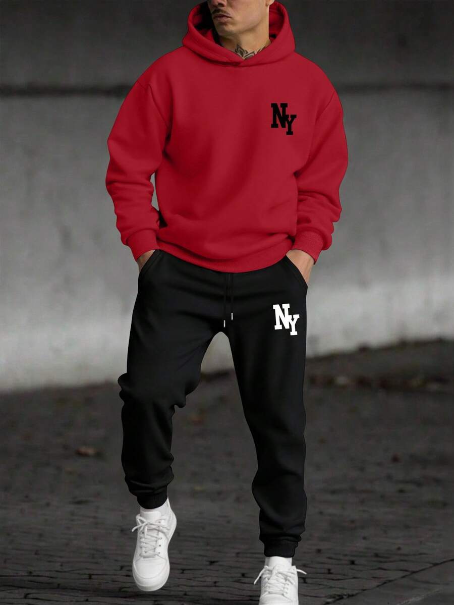 Manfinity Homme 男士休闲纽约字母印花套头连帽卫衣和运动裤套装（2件），适合秋冬季节穿着，带保暖内衬 - 彩色 - 查看 1