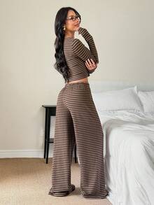 SHEIN PETITE 2025新款春夏女装时尚性感棕色条纹长袖上衣和裤子休闲两件套/春夏女装/夏季女装/万圣节服装/圣诞节女装/派对/招待会/新年服装/返校服装/家居/Y2K/秋季条纹两件套 - 棕色 - 查看 3