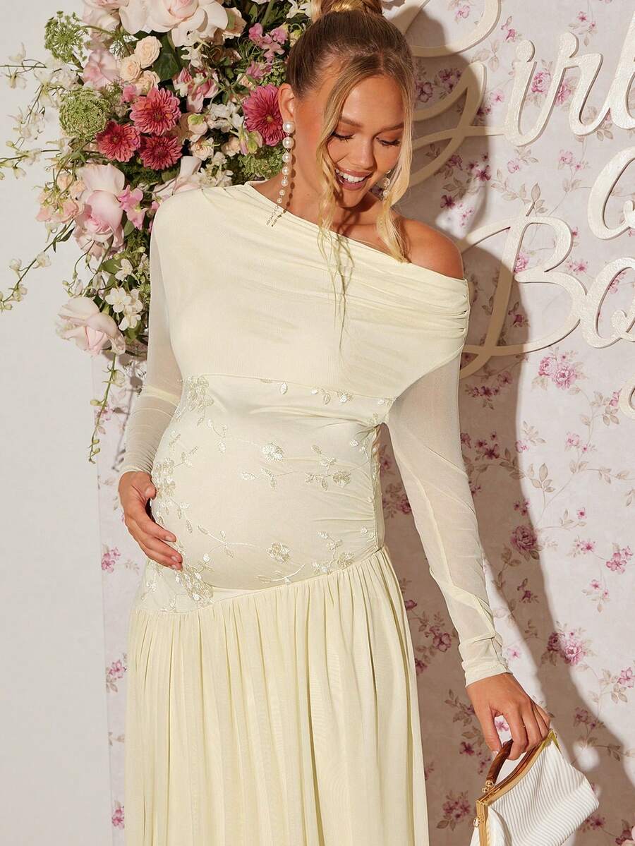 Loomaby 孕妇纯色褶皱花卉刺绣优雅不对称肩长袖连衣裙 - 杏色 - 查看 1