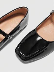 CUCCOO BIZCHIC 2025 Spring/Autumn New Arrival High-End Commuting Hollow-Out Casual Comfortable Versatile Women Flat Shoes For Christmas