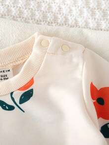 SHEIN Bộ 2 món đồ mùa thu mới cho bé gái, áo cổ tròn tay dài cài nút vai họa tiết hoa đỏ cam dễ thương, quần dài suông thoải mái, phong cách retro gia đình đồng bộ - trái cam - Xem 7