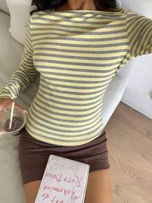 CovetEZ 休闲简约性感露肩奶油黄条纹长袖T恤，适合秋冬季节穿着，秋冬服装搭配，奶油黄条纹让您看起来更白皙 - 黃色 - 查看 5