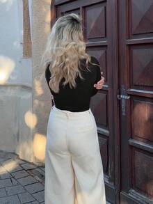 Jeta Ari 粉色瑜伽健身运动弹力柔软前开系带 V 领裹身长袖短款紧身 T 恤，时尚简约休闲优雅衣橱必备设计，适合女性，春秋季 - 黑色 - 查看 2