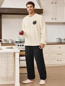 CoupledUp 男士休闲桃色刺绣提花抓绒睡衣套装，适合居家休闲和外穿 - 深灰色 - 查看 2