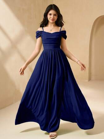 少女绿色雪纺独特吊带连衣裙，优雅开衩度假裙，适合夏季海滩穿着