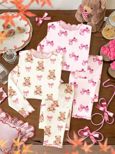 SHEIN Set 1 pijamale drăguț în stil balet, cu funde roz și inimă, imprimeu adorabil cu ursuleți și funde, imprimeu cu panglică roz, confort ușor, pijamale de sărbători de iarnă, pijamale pentru fete preadolescente, cu mânecă lungă și pantaloni, set din mai multe piese, potrivit pentru sezonul cald de vară, vibrații de Crăciun, cadouri de Crăciun, ținute de toamnă și iarnă pentru confort ușor, fete elegante, ținute casual pentru bebeluși și copii, stil nou, stil nou de toamnă, modă de iarnă