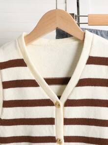 SHEIN Lässiger, minimalistischer und bequemer Pullover für Mädchen im Teenageralter mit V-Ausschnitt, ärmellos, gestreift und mit Metallschnallenverzierung - Braun - Übersicht 6