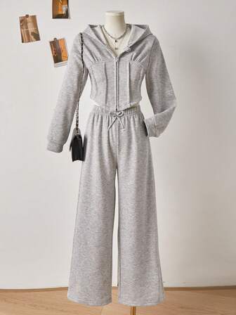 SHEIN Sweetra Young 两件套女童休闲连帽衫套装，包含灰色拉链修身卫衣和配套宽松运动裤，适合户外、室内、运动、聚会、上学、春秋冬季穿着。