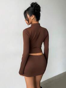 Aloruh Ensemble 2 pièces femme sexy, élégant et attrayant, jupe super courte à col montant ajourée, manches longues, couleur marron. Convient pour le travail, les sorties et l'automne/hiver - Tabac - Voir 2