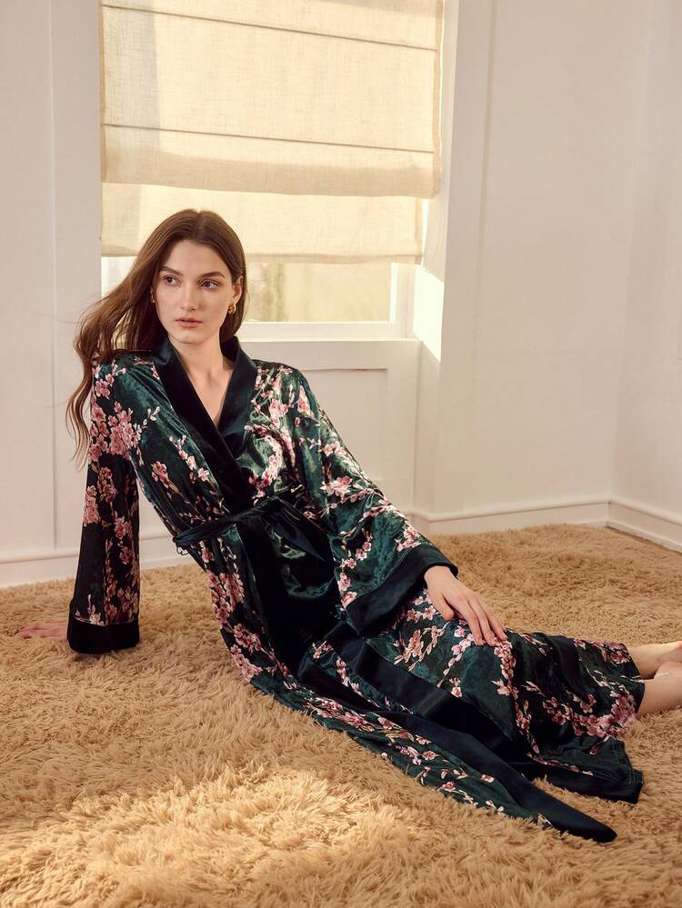 ROBE LONGUE IMPRIMÉE FLEURS TOUT-OVER EN VELOURS AVEC CEINTURE, AUTOMNE/HIVER