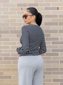 Melissa Matos 女士春秋条纹V领长袖T恤，秋季女装 - 藏蓝色 - 查看 2