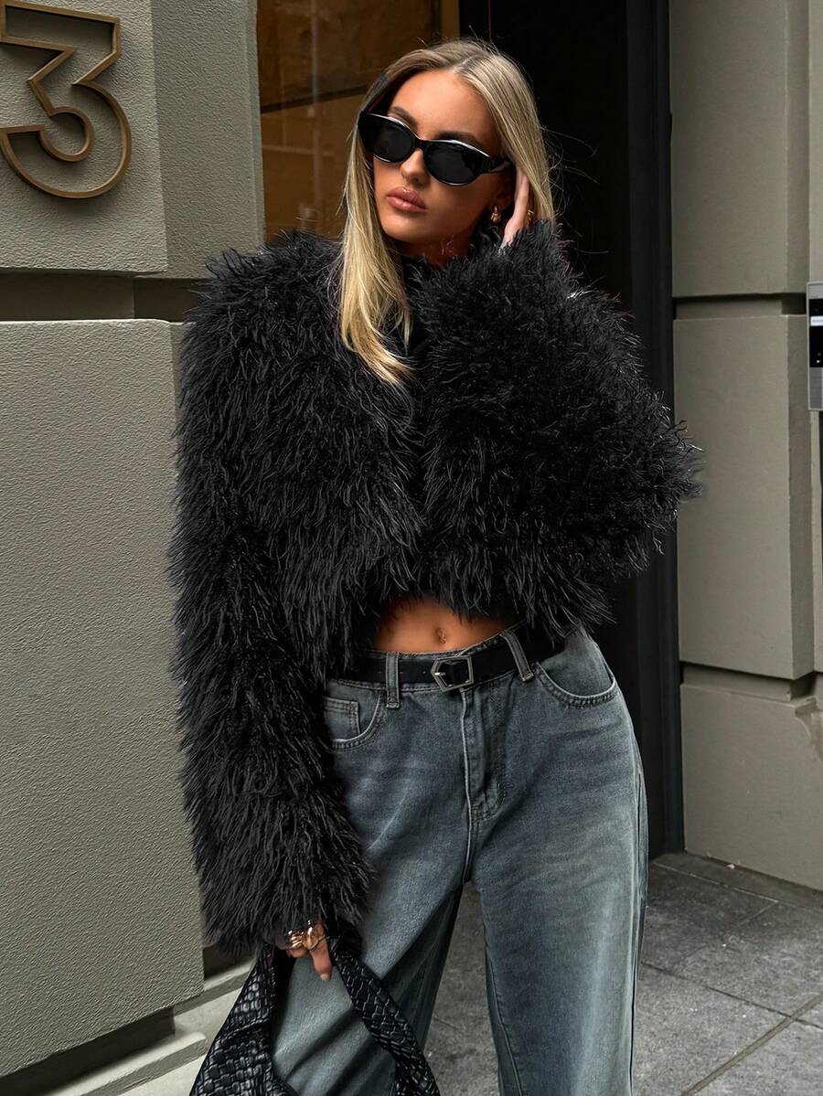 Aloruh Women's Fashionable Sexy Short Faux Fur Coat, Autumn/Winter,Women's Winter Clothes - Black - View 1