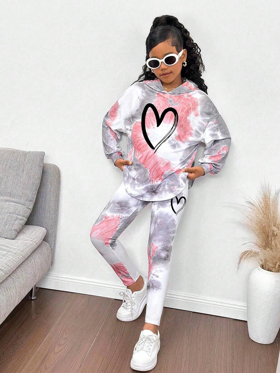 SHEIN Conjunto de camiseta de manga larga y pantalones holgados con estampado de corazón y grafiti en tie-dye para niñas preadolescentes, conjunto de chándal informal y versátil, conjunto de chándal de tie-dye cómodo para niñas adolescentes