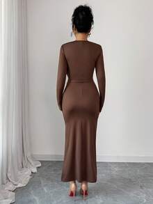 SHEIN Elenzya Rochie de damă tricotată, cu talie strânsă, cu decor metalic, mulată, elegantă, de zi cu zi, pentru naveta, stil francez, vintage, versatilă, pentru petreceri de Crăciun, de Anul Nou, pentru afaceri, maro, cu mânecă lungă, toamnă/iarnă - Maro - Vizualizare 2