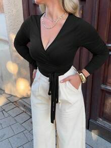 Jeta Ari 粉色瑜伽健身运动弹力柔软前开系带 V 领裹身长袖短款紧身 T 恤，时尚简约休闲优雅衣橱必备设计，适合女性，春秋季 - 黑色 - 查看 3