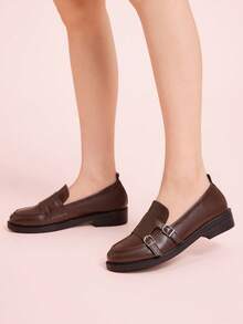 CUCCOO DOLLMOD Zapatos planos tipo mocasín con hebilla de metal decorativa para mujer - Café integral - Ver 1