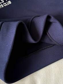 SHEIN 海军蓝露肩卫衣，印有纽约市图案和标语，适合青少年女孩，不对称领口设计，适合秋冬季穿着。Yk2 服装 1214 女童 58691112 海军蓝卫衣 女童 纽约卫衣 青少年服装 青少年女童卫衣 - 寶藍色 - 查看 6