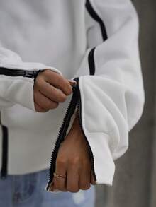 SAYEHFBABY 女士时尚拼色拉链羊毛高领灯笼袖运动衫 - 白色 - 查看 4