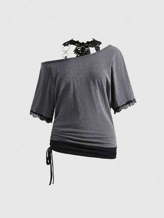 J-Fashion Black Lace 2 In 1 Metal Ring Decor Vintage Loose Fit Asymmetric-Shoulder T-Shirt