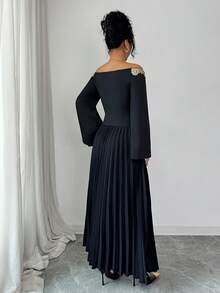 Elenzga Vestido de mujer con diseño elegante, de moda, cómodo y casual, con encanto retro y romántico para vacaciones, de manga larga, hombros descubiertos, cintura ceñida, falda plisada, unicolor, patchwork, decoración de encaje floral dorado - Negro - Ver 2