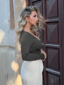 Jeta Ari 粉色瑜伽健身运动高弹柔软裹身 V 领系腰长袖短款紧身 T 恤，时尚简约休闲优雅百搭女士春秋季必备衣橱 - 深灰色 - 查看 4