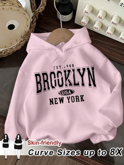 SHEIN CURVE+ Plus Size Women's Casual Simple American Retro English Printed Pattern Hooded Long Sleeved Loose Women's Sweatshirt/Winter